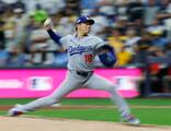 山本１失点完投、ドジャース連勝