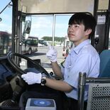 路線バス運転士では栃木県内最年少　19歳の益子さん、いよいよ単独業務　…