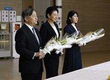 天皇ご一家 福島で供花