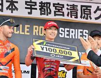 岡（ブリッツェン）地元Ｖ飾る