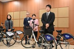 走る広告 “出発進行”