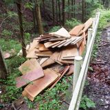 栃木市の林道に畳1500枚など不法投棄　防犯カメラ盗難も　栃木署が廃棄物処理法違反容疑などで捜査