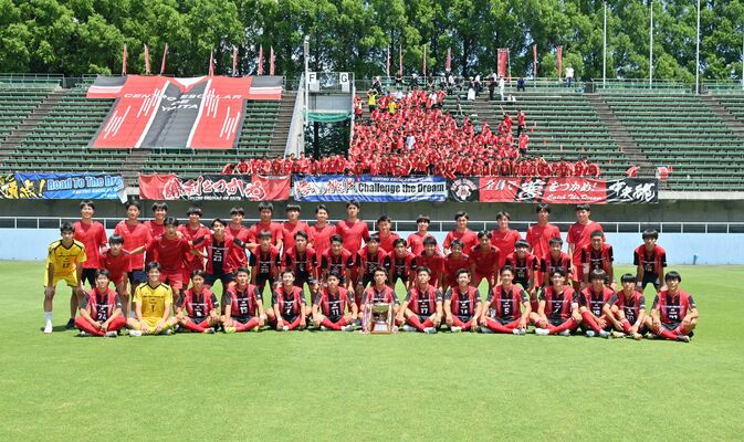 サッカー男子優勝の矢板中央