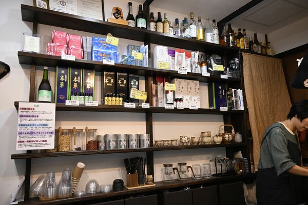 多様な酵素が並ぶ店内