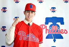 誉高のモレチ、フィリーズと契約