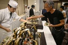 全国の天然アユを食べ比べ、高知