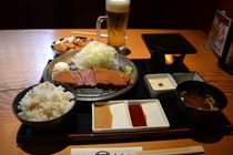 【よるのみや】牛かつ　なかい