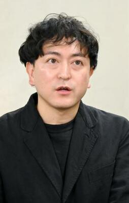 　判決後に記者会見する篠山輝信さん＝２日午後、東京・霞が関の司法記者クラブ