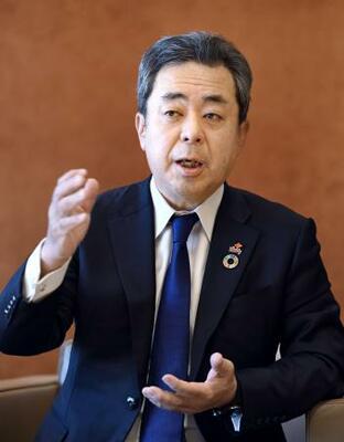 　インタビューに答える住友生命保険の高田幸徳社長