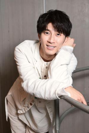 　「歌喜劇　蘇る市場三郎　冥土の恋」で主演する浜田崇裕