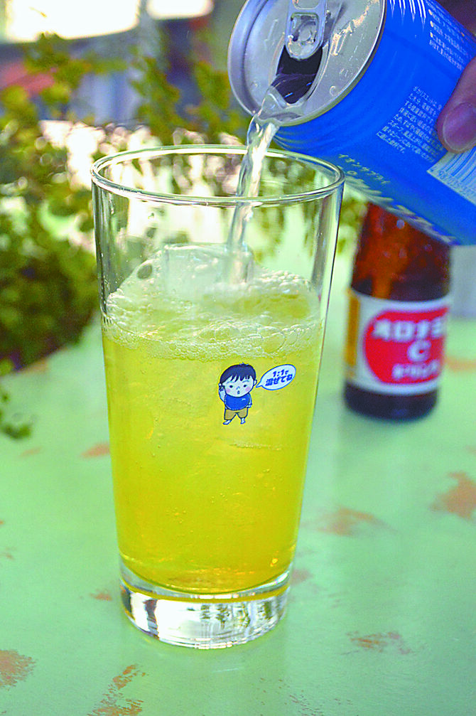 サウナ後にお薦めの一杯！　オロナミンＣとポカリスエットを１対１で割った「オロポ」（５８０円）