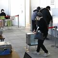 栃木衆院選 期日前投票 低調、24年同期から2割減 入場券発送遅れ影響か 選管は「手ぶら」周知