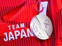 パラ表彰式、メダル点字で色識別