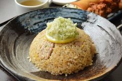 ネギ塩豚カルビ炒飯の鶏春セット