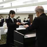 県内企業で内定式　グループワークや懇親会で交流も