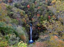 駒止の滝で深まる秋　那須