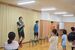 小中学生の前でトークショーを行った（左から）楢崎明智選手、智亜選手、渡部選手