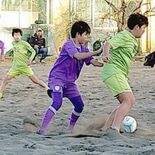 海なし県・栃木の小学生が躍動　関東少年少女ビーチサッカー　初出場のIS…