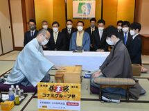 藤井六冠の誕生か、渡辺棋王が並ぶか　棋王戦第４局が始まる