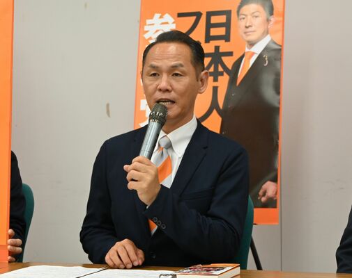 参院選で訴える政策を説明する大森氏＝26日午後、県庁
