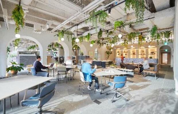 予約制で見学を受け入れているプラスファニチャーカンパニーのオフィス「PLUS DESIGN CROSS」=東京・恵比寿(提供写真)