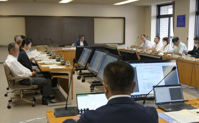 市役所で開かれた市都市計画審議会