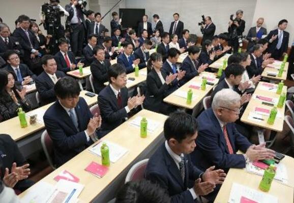 自民党本部で開かれた新人議員向けの研修会=17日、東京・永田町