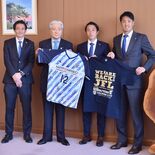 ＪＦＬ昇格を報告　栃木シティが知事表敬　「１年でＪ３へ」と意気込み