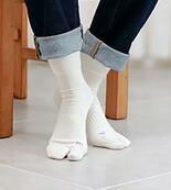 高齢者の安定歩行サポート、進化する靴下