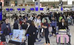 出国税、3千円引き上げが軸