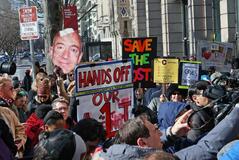 人員削減抗議へ 労働組合が集会