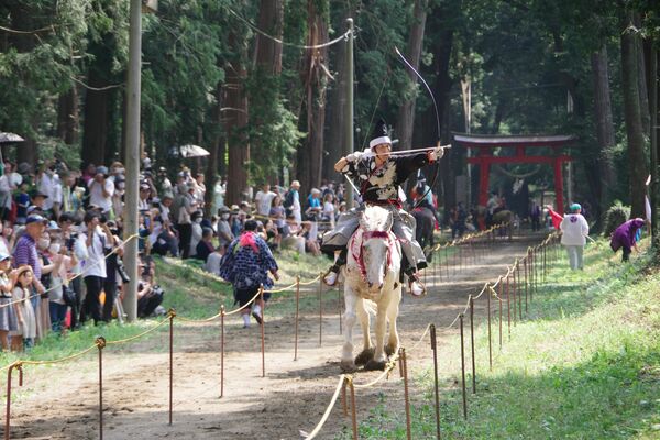 中村八幡宮で奉納された流鏑馬