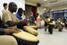 音楽やダンスを通じて宇大生らと交流するアフリカの大学教員や学生ら＝６日午後、宇都宮市峰町