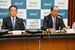 決算内容を説明する足利銀行の清水頭取（右）と常陽銀行の秋野哲也頭取＝10日午後、水戸市の常陽銀行本店