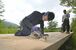 カーブに合わせて切断される木材