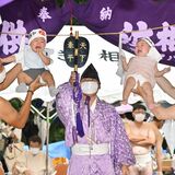 雨の境内に響く元気な泣き声　鹿沼・生子神社で泣き相撲