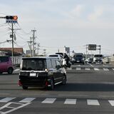 交差点「対向車多く右折できない」　予算に限り 頻繁な信号改良難しく　県警「全て赤の間に曲がって」