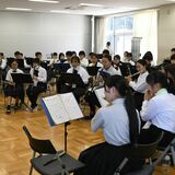 宇都宮東高付中、吹奏楽で台湾と交流　東石国民中と「パイレーツ・オブ・カリビアン」演奏