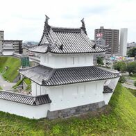 宇都宮城址公園のシンボル「清明台」きれ…