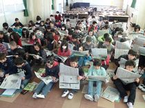 記者の仕事学ぶ／宇都宮市簗瀬小