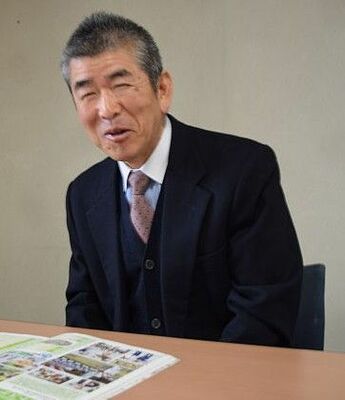 当時をなつかしむ石下さん