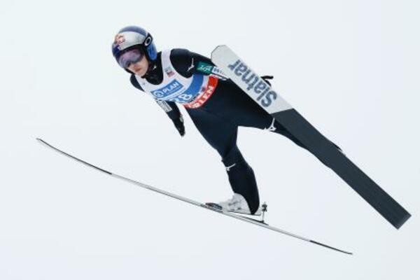 高梨沙羅の飛躍=ビリンゲン(共同)