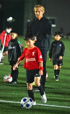 昨年11月に開催された「栃木サッカーアカデミー」主催のサッカー教室。ガンバ大阪の宇佐美貴史選手が指導した