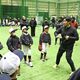 「勉強のような正解ない」　栃木GBの成瀬投手が野球教室　小学生70人を指導