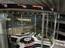 東証続落、終値６３２円安