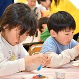 アイシングクッキー、上手に作れたよ　プロのパティシエが子どもたちを指導…
