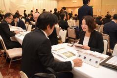２１年卒業学生の就職情報を交換宇都宮で企業、大学参加