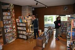 約５千冊そろえ ８日まで古本市