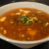 【ミヤコレ】最後まで熱々、ピリ辛味で万人受け　全とろ四川風麻婆麺（鉢とれんげ）