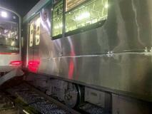 東急の列車に傷、へこんだ跡